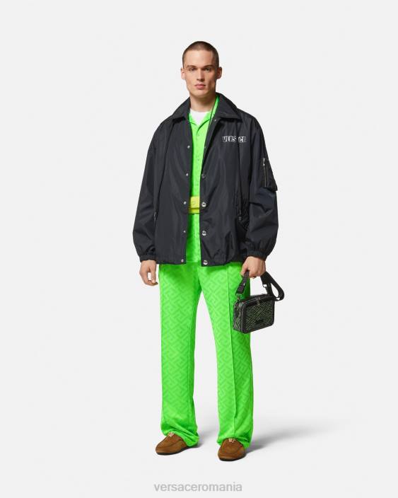 negru jachetă din nailon cu logo grafic Versace bărbați îmbrăcăminte 40L61243