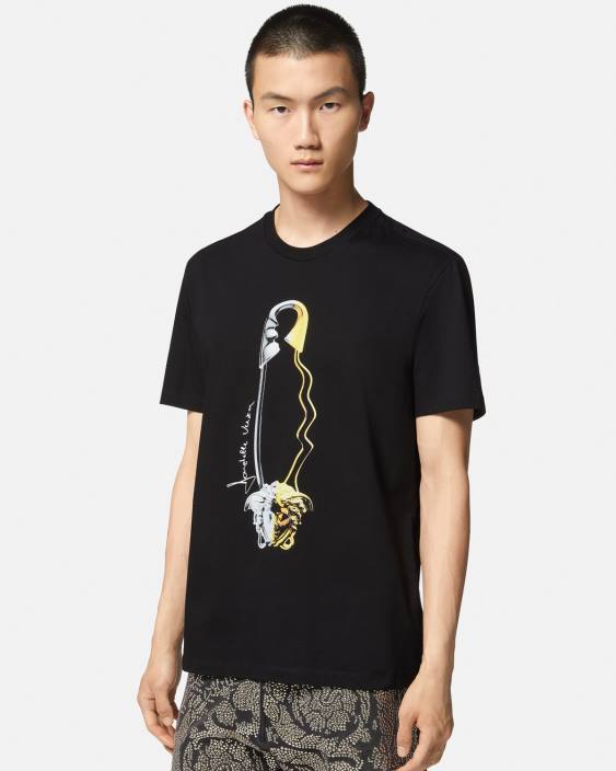 negru tricou grafic cu ac de siguranță Versace bărbați îmbrăcăminte 40L61400