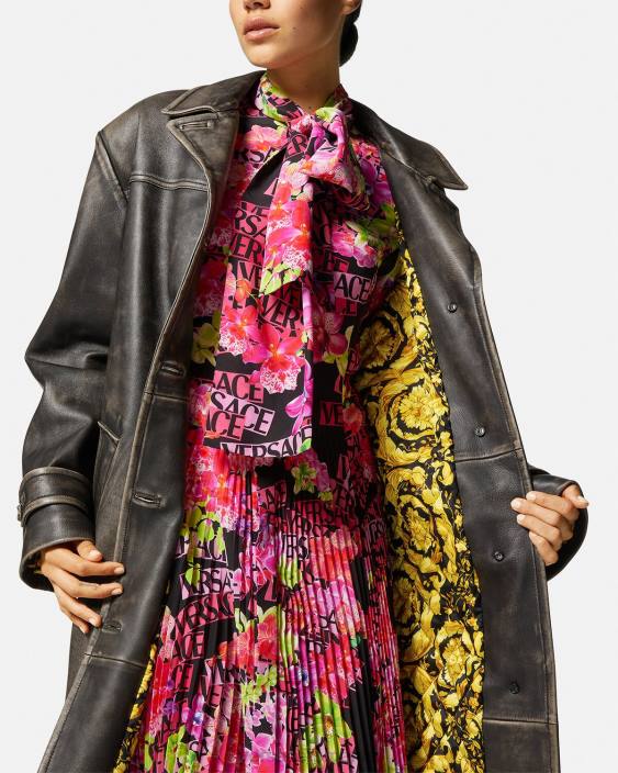 gri Trenci din piele periată barocco Versace femei îmbrăcăminte 40L697